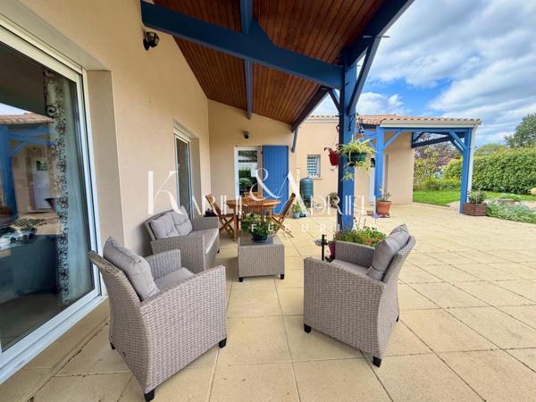 Villa avec vie de plain-pied, jardin et double garage