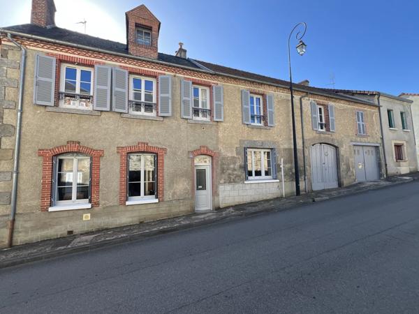 Une grande maison de ville de 4 chambres