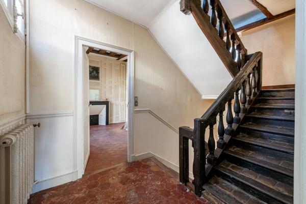 Au cur de la charmante cité médiévale de Moret-sur-Loing !