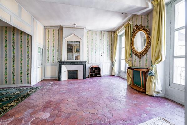 Au cur de la charmante cité médiévale de Moret-sur-Loing !