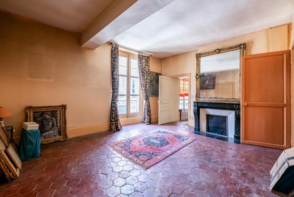 Au cur de la charmante cité médiévale de Moret-sur-Loing !