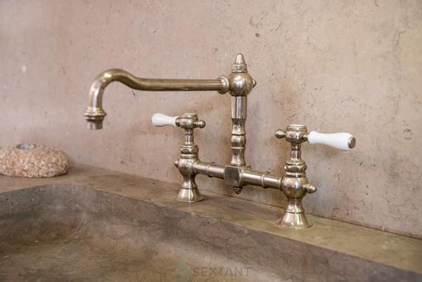 Au cur de la charmante cité médiévale de Moret-sur-Loing !