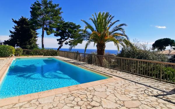 Appartement à vendre    4 pièces • 107 m2 Nice