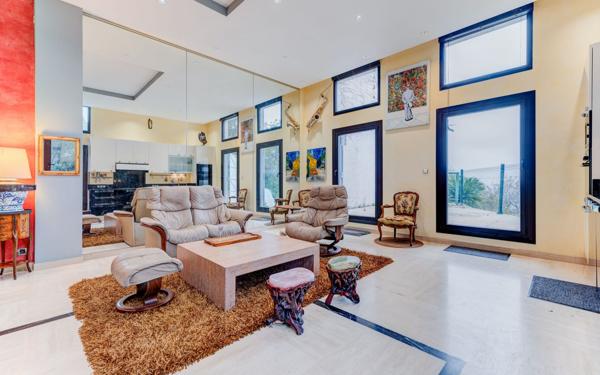 Appartement à vendre    4 pièces • 107 m2 Nice