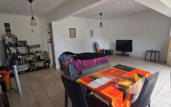 Maison à vendre    3 pièces •  Le Tampon