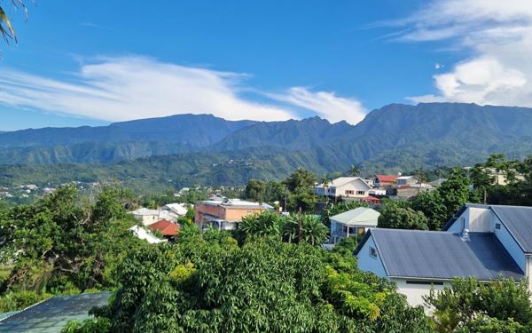 Maison à vendre    3 pièces •  Le Tampon