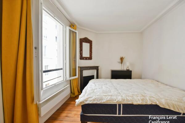 À Vendre (75009 Paris) - Appartement 2 pièces - 33,39 m2 - Haut de la Rue Henry Monnier - 334 900 € honoraires d’agence inclus