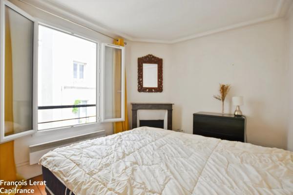 À Vendre (75009 Paris) - Appartement 2 pièces - 33,39 m2 - Haut de la Rue Henry Monnier - 334 900 € honoraires d’agence inclus