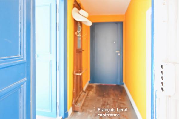 À Vendre (75009 Paris) - Appartement 2 pièces - 33,39 m2 - Haut de la Rue Henry Monnier - 334 900 € honoraires d’agence inclus