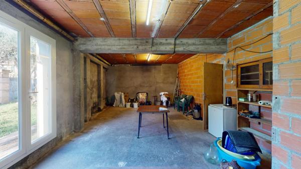 EN EXCLUSIVITE - 3 CHAMBRES - GARAGE 70 M2 - FORT POTENTIEL