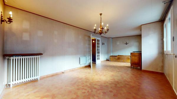 EN EXCLUSIVITE - 3 CHAMBRES - GARAGE 70 M2 - FORT POTENTIEL