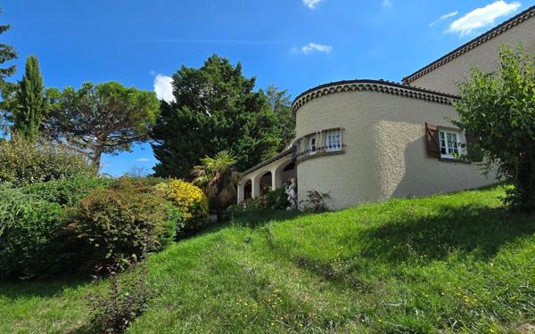 Maison à vendre    6 pièces •  Ternay