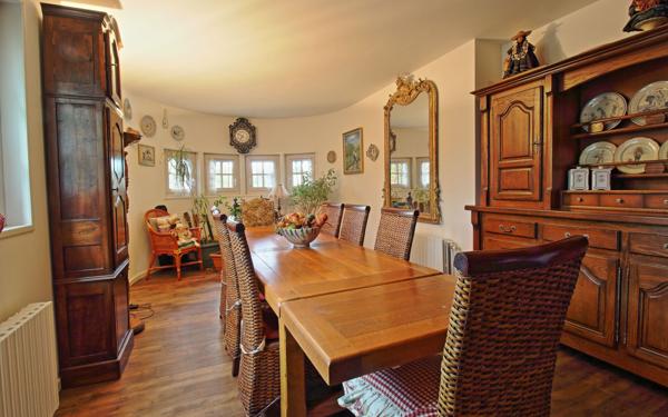 Maison à vendre    6 pièces •  Ternay