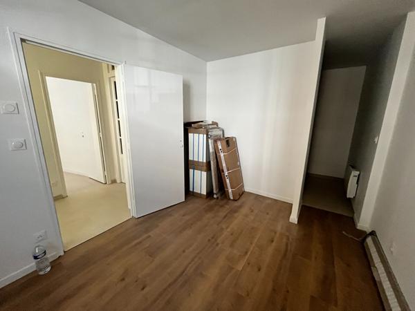 Studio entièrement rénové- centre ville de Dourdan