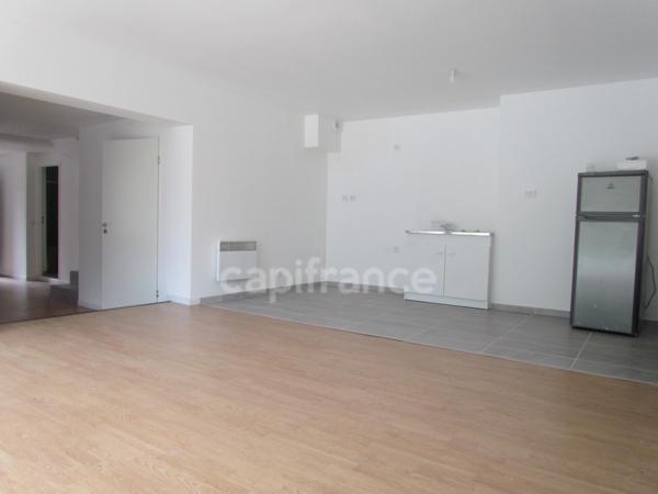 Dpt Haute Savoie (74), à vendre VANZY maison en pierre, 5 pièces de 114 m² - 30 min de Genève