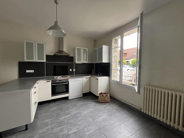 A VENDRE - Maison de 1930 proche centre-ville de SENLIS