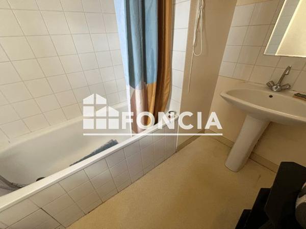 Location Appartement 3 pièces 62.69 m² - 2EME ETAGE - PORTE 6 Niort 79000