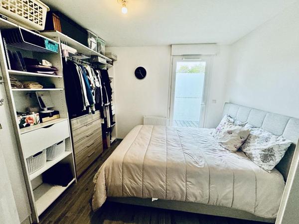 T2 ? 49 m² + terrasse 20 m² + parking