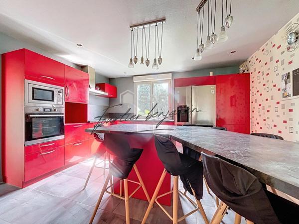 Maison de 120 m², 6 pièces, sous-sol et grand terrain