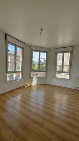 SPACIEUX T2 LUMINEUX 1ER ETAGE