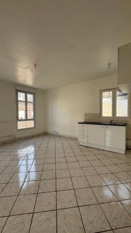 SPACIEUX T2 LUMINEUX 1ER ETAGE