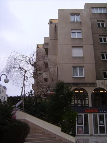 Appartement Reims 2 pièce(s) 53 m2 - 125 E Rue de Vesle (rez-de-chaussée)