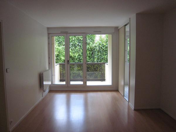 Appartement Reims 2 pièce(s) 53 m2 - 125 E Rue de Vesle (rez-de-chaussée)