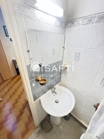 NÎMES CENTRE Studio meublé loué Idéal investisseur