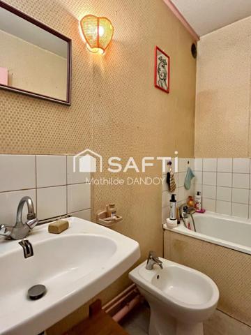 T5 dernier étage, ascenseur, balcon, cave, parking