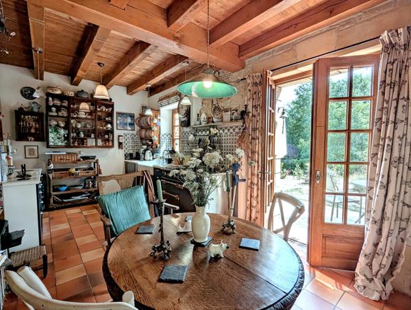 Maison en pierre de 3 chambres près de Sarlat-la-Canéda avec potentiel locatif