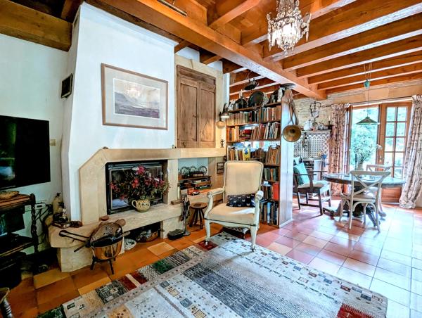Maison en pierre de 3 chambres près de Sarlat-la-Canéda avec potentiel locatif