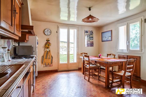 Maison - centre ville et parc - beaux volumes - 5 chambres €1 280 000 ** - Référence 13011