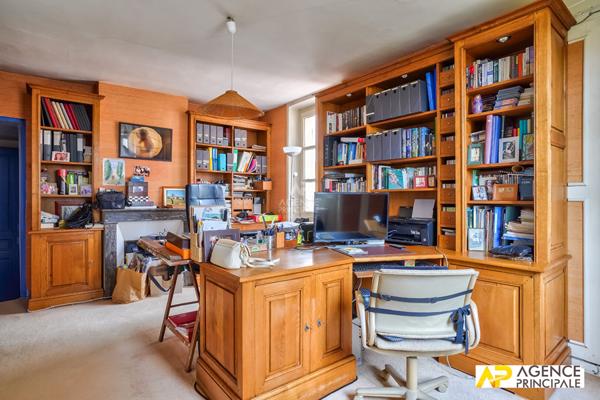 Maison - centre ville et parc - beaux volumes - 5 chambres €1 280 000 ** - Référence 13011