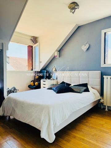 Belle maison familiale de 145m² située sur les Hauts-Côteaux, 5 chambres avec vue sur la Tour Eiffel