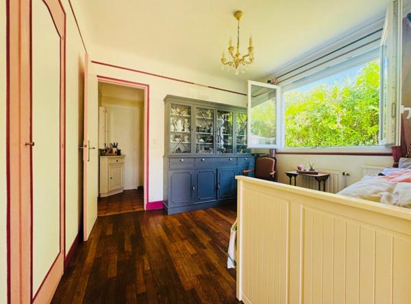 Belle maison familiale de 145m² située sur les Hauts-Côteaux, 5 chambres avec vue sur la Tour Eiffel