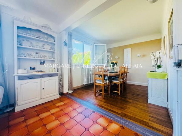 Belle maison familiale de 145m² située sur les Hauts-Côteaux, 5 chambres avec vue sur la Tour Eiffel