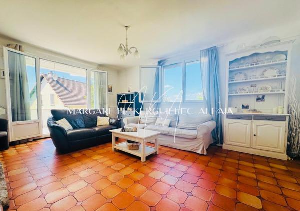 Belle maison familiale de 145m² située sur les Hauts-Côteaux, 5 chambres avec vue sur la Tour Eiffel