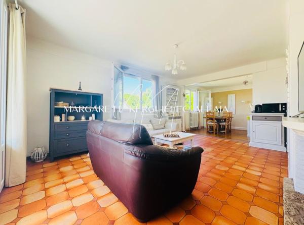Belle maison familiale de 145m² située sur les Hauts-Côteaux, 5 chambres avec vue sur la Tour Eiffel