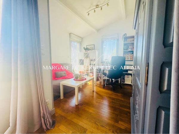 Belle maison familiale de 145m² située sur les Hauts-Côteaux, 5 chambres avec vue sur la Tour Eiffel