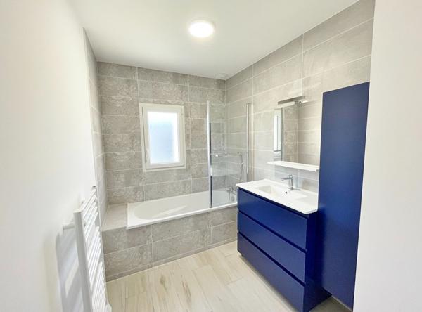 Maison Neuve de plain pied 74 m² Aubigné Racan