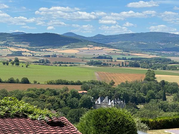 Maison Vic Le Comte 4 pièce(s) 103 m2