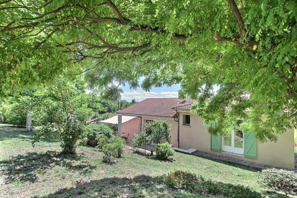 Maison Vic Le Comte 4 pièce(s) 103 m2