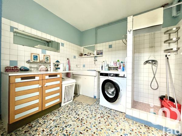 Maison traditionnelle 7 pièces de 126 m² à Morangis (91420)