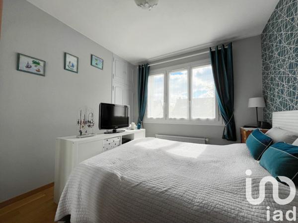 Maison traditionnelle 7 pièces de 126 m² à Morangis (91420)