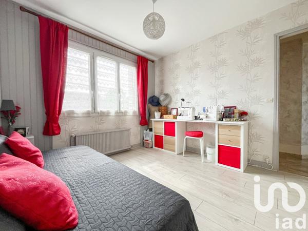 Maison traditionnelle 7 pièces de 126 m² à Morangis (91420)