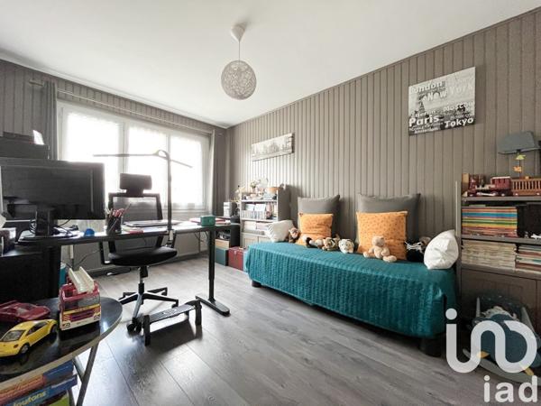 Maison traditionnelle 7 pièces de 126 m² à Morangis (91420)