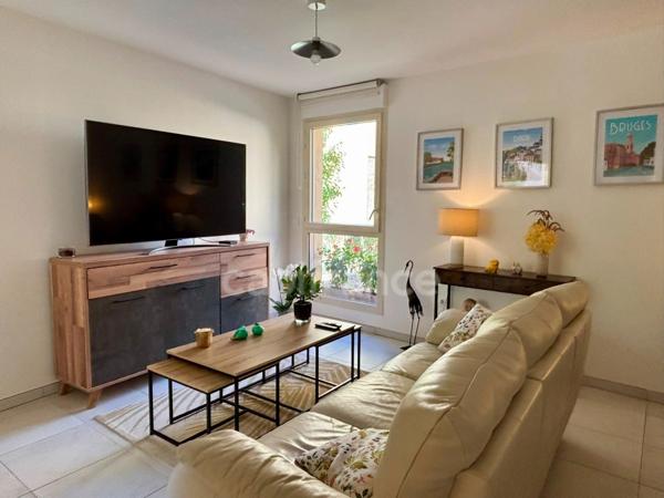 Appartement à vendre 4 pièces HYERES (83) - Plain pied - 2 parkings - 2 terrasses