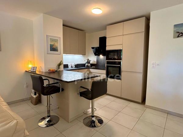 Appartement à vendre 4 pièces HYERES (83) - Plain pied - 2 parkings - 2 terrasses