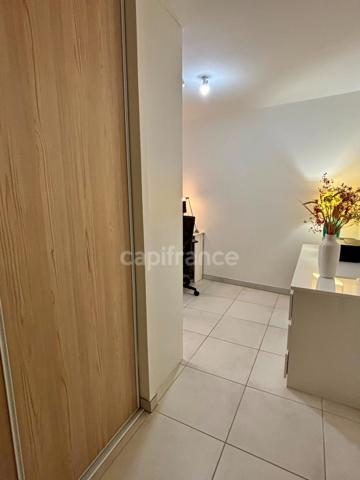 Appartement à vendre 4 pièces HYERES (83) - Plain pied - 2 parkings - 2 terrasses