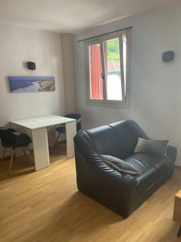 À vendre ? T2 avec parking et cave ? Urrugne, quartier Béhobie